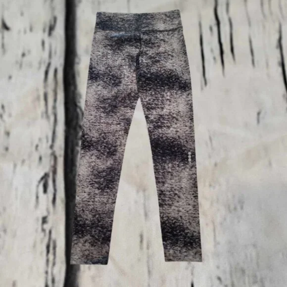 New Bench. Neutral Gray Leggings Size L - Picture 4 of 7